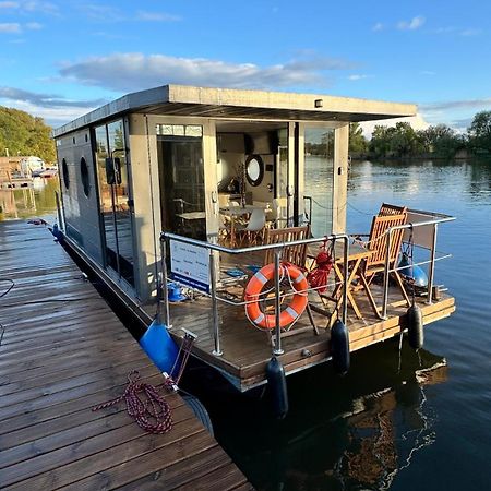 Houseboat Water Boy Apartament Plywajacy Dom Na Wodzie Lodz Uraz  エクステリア 写真