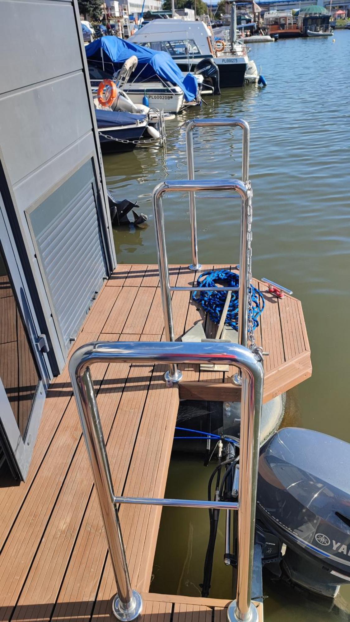 Houseboat Water Boy Apartament Plywajacy Dom Na Wodzie Lodz Uraz  エクステリア 写真
