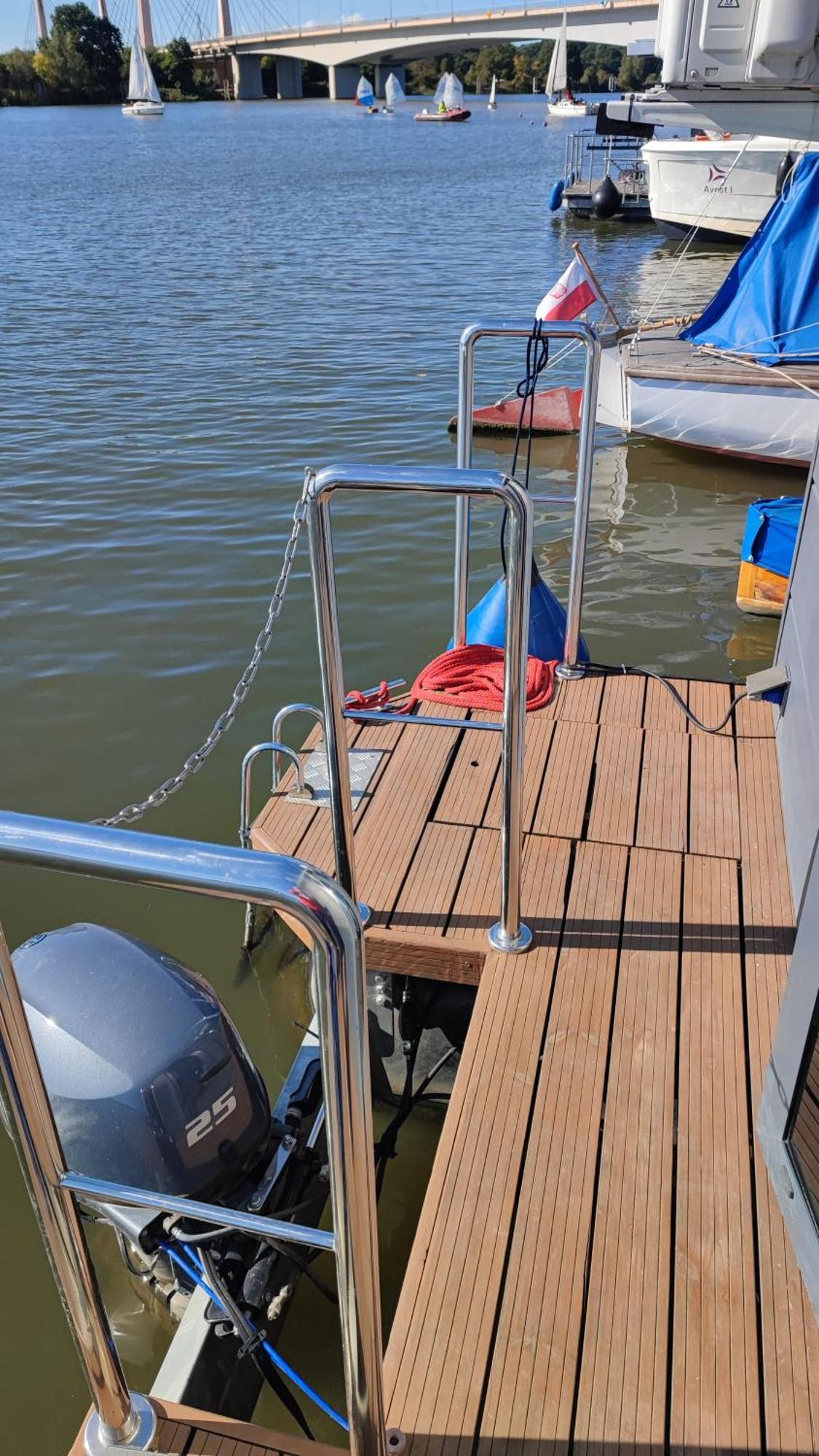 Houseboat Water Boy Apartament Plywajacy Dom Na Wodzie Lodz Uraz  エクステリア 写真