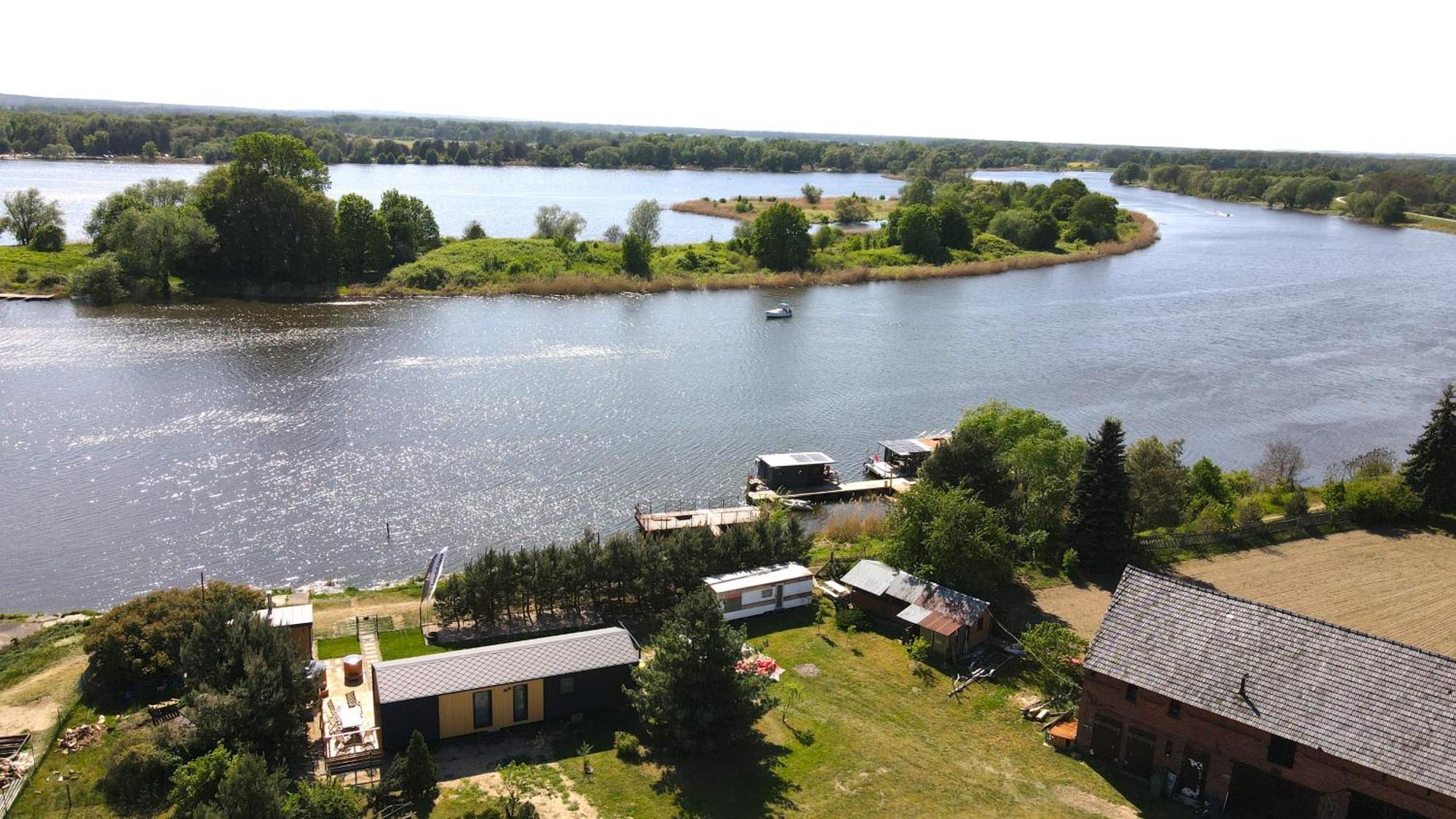 Houseboat Water Boy Apartament Plywajacy Dom Na Wodzie Lodz Uraz  エクステリア 写真