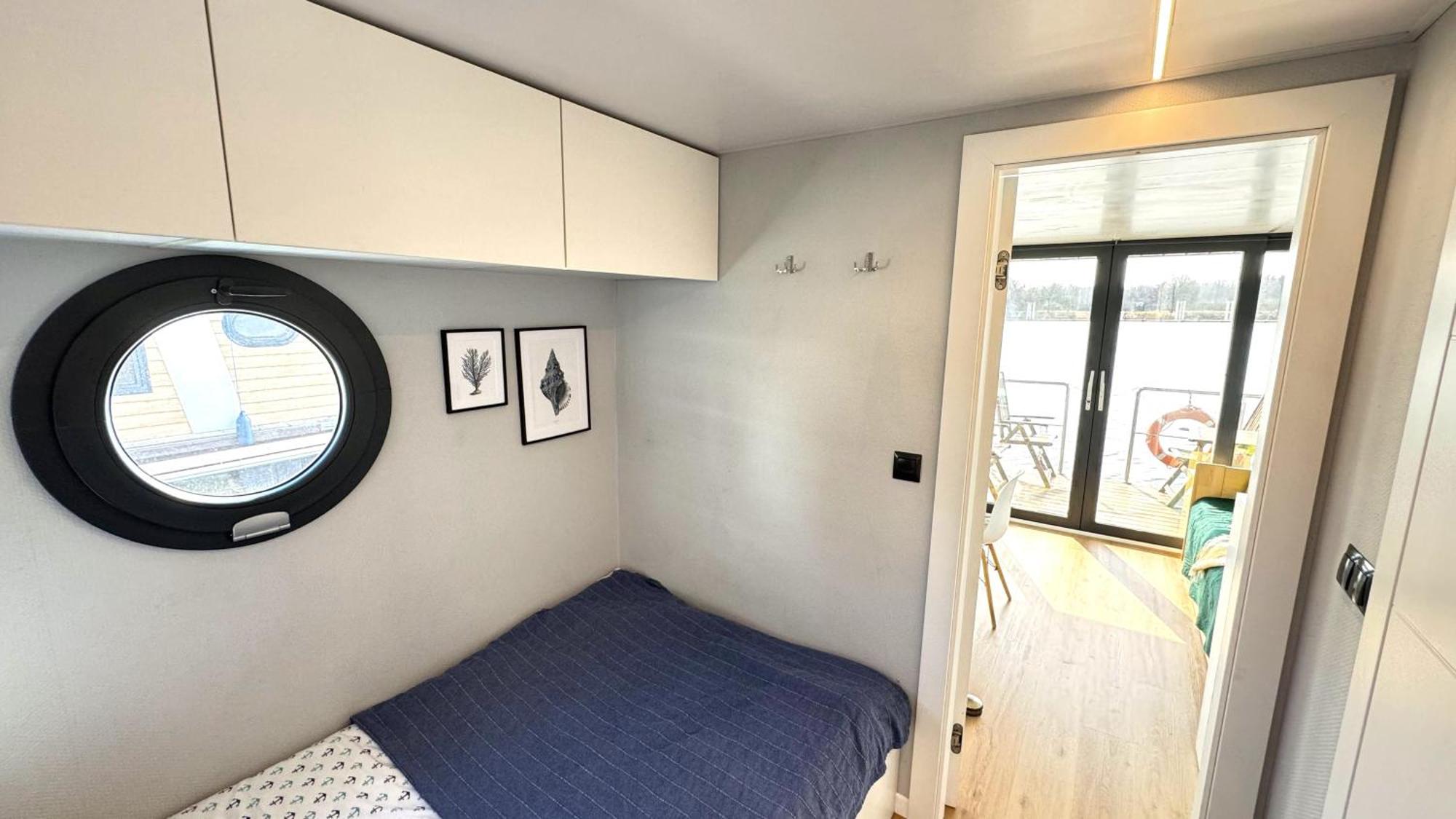 Houseboat Water Boy Apartament Plywajacy Dom Na Wodzie Lodz Uraz  エクステリア 写真