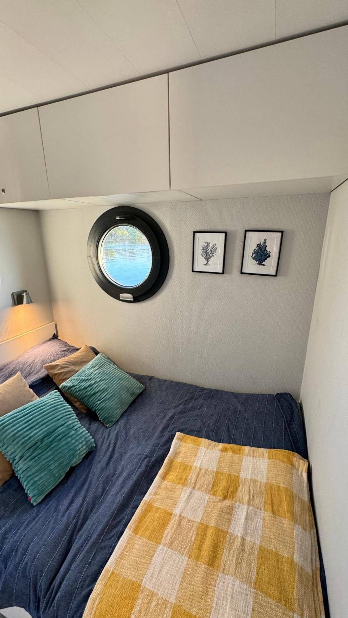 Houseboat Water Boy Apartament Plywajacy Dom Na Wodzie Lodz Uraz  エクステリア 写真