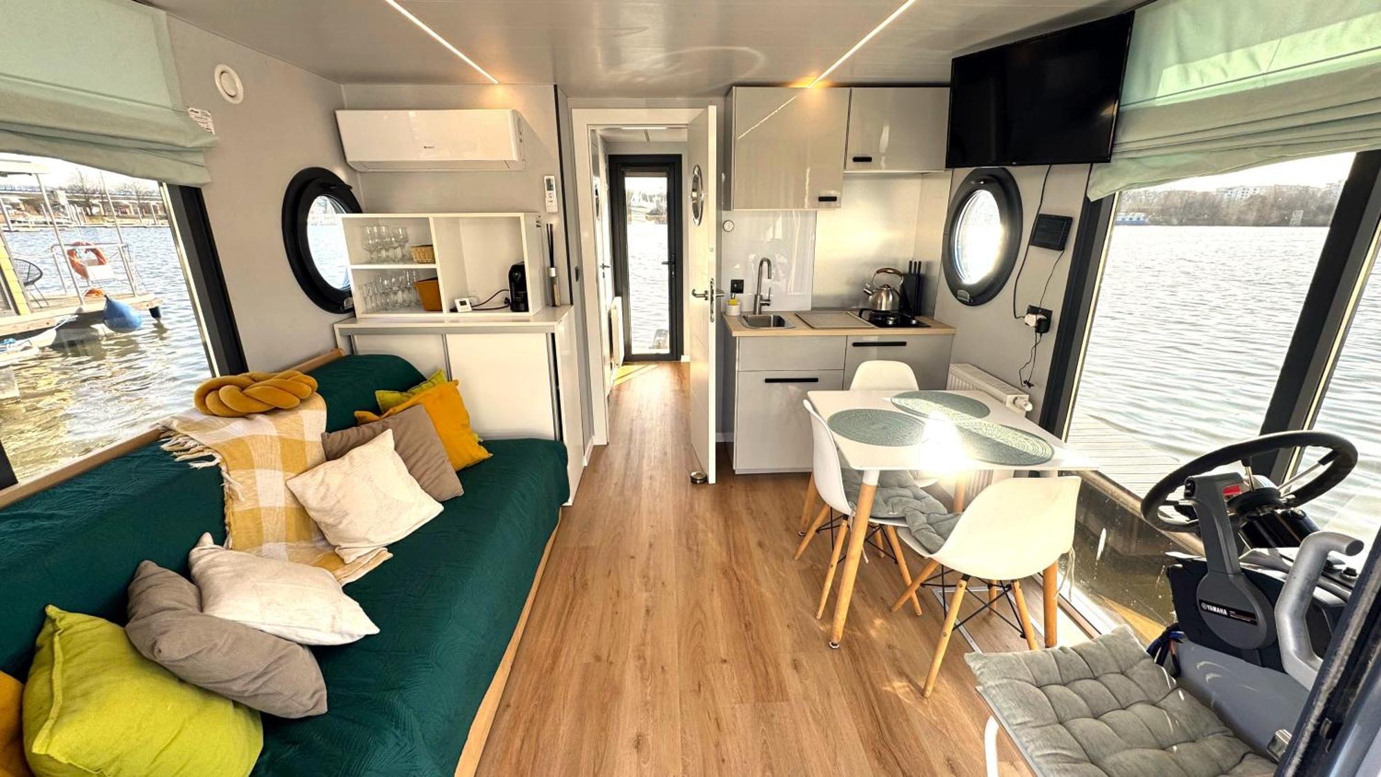 Houseboat Water Boy Apartament Plywajacy Dom Na Wodzie Lodz Uraz  エクステリア 写真