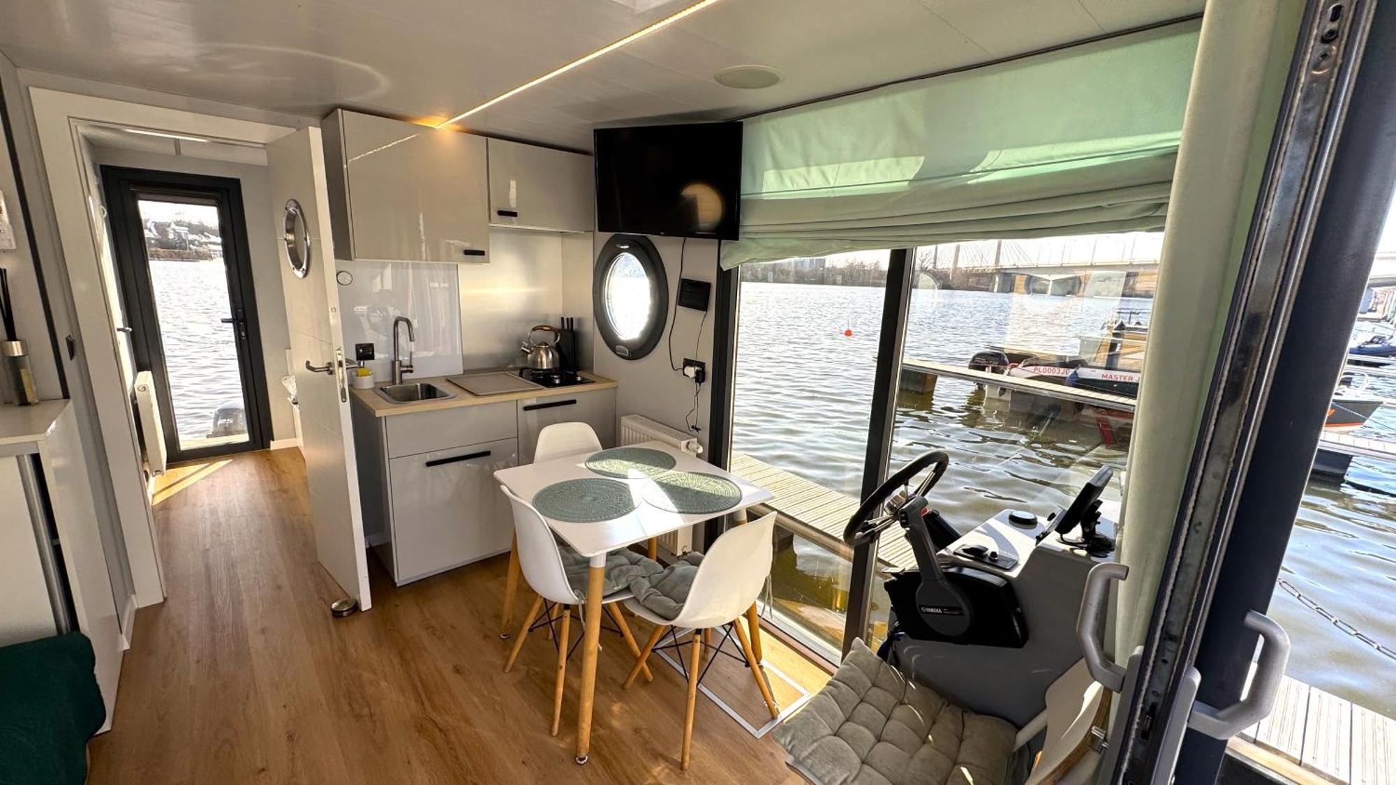 Houseboat Water Boy Apartament Plywajacy Dom Na Wodzie Lodz Uraz  エクステリア 写真